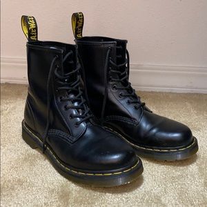 Dr. Martens Original Lace Up Boot SZ 9